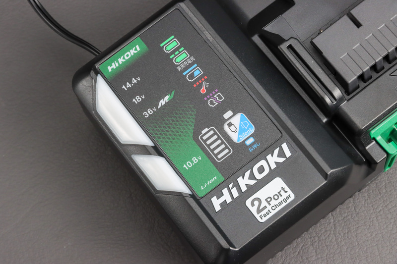 業界最速の急速充電に加えて、冷却ファンを止めてほぼ無音で充電できるサイレントモードもある
