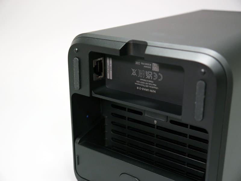 2.5Gbps対応のLANポート。PoE++（60W）対応となっており、ここから給電する