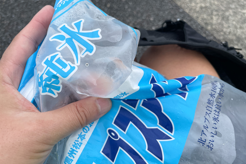ただしまだまだ大きな氷も多くて、印象としては半分とけたぐらいに見える