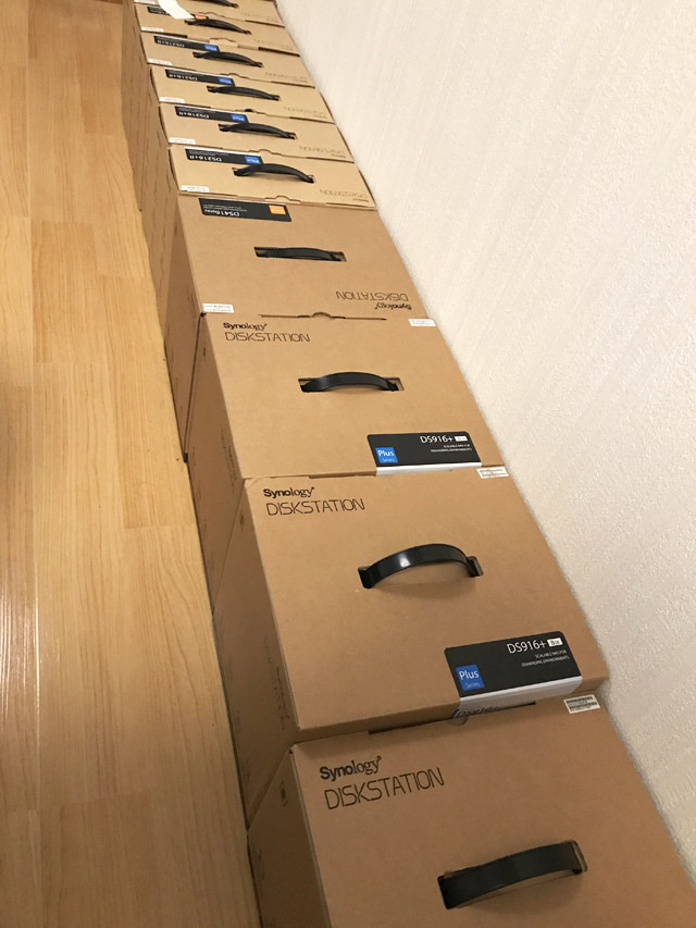 部屋に置けず廊下に置いていたNASの貸出機