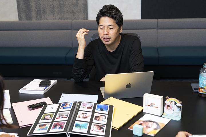 子育ての経験が生きているという、家族内で写真・動画を共有するアプリ「みてね」は1秒動画やアニバーサリーブックへの展開など付加機能が多彩。