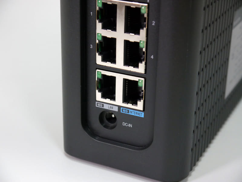 WAN/LANともに10Gbps対応