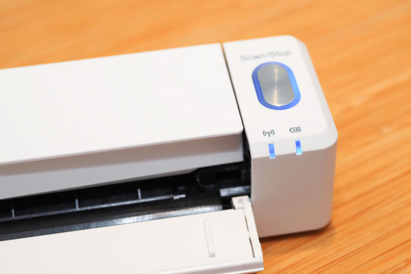 ScanSnap iX110のWi-Fiインジケーターはブルーの点灯に切り替わる