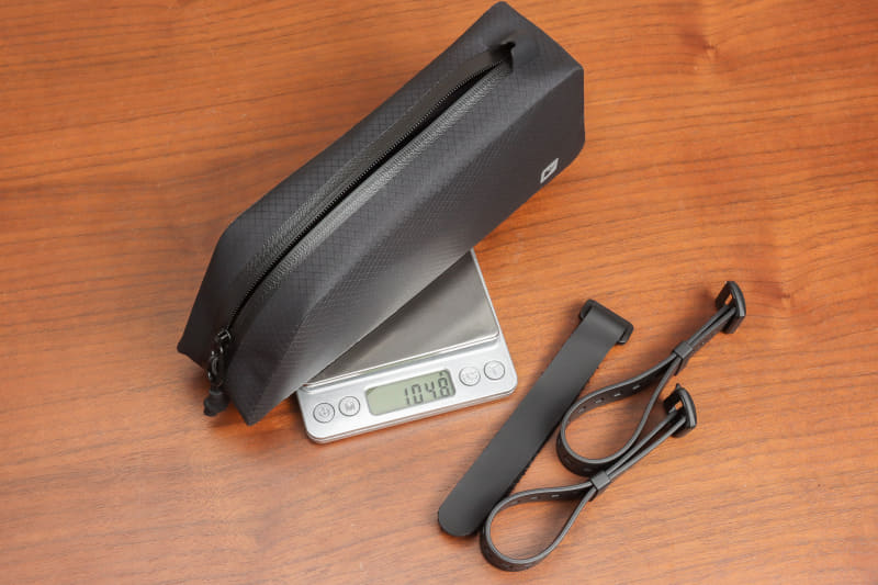 重さは実測で104.8g（バンド抜き）