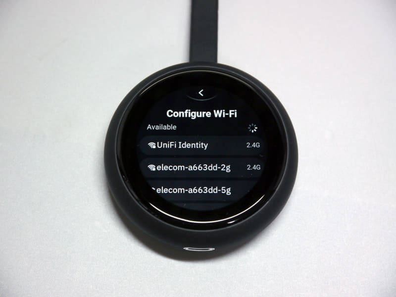 初期セットアップは本体のタッチ対応ディスプレイで可能。Wi-Fi接続をセットアップする