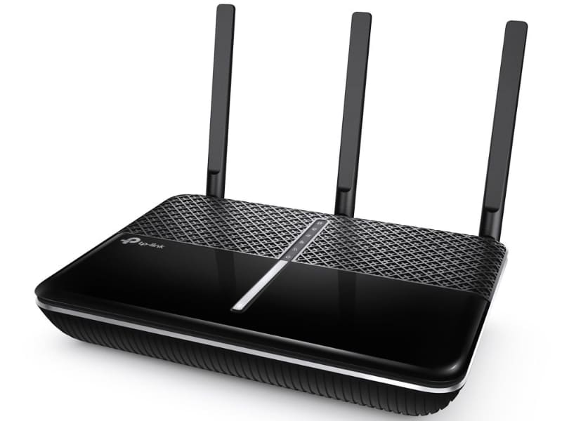 「Archer A10」（左、2018年11月発売）と「Archer A2600」（右、2018年12月発売）。2019年7月にv6プラスに対応した