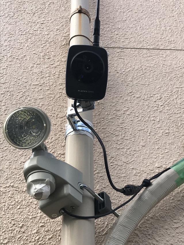 神奈川県川崎市に住んでいたときの自宅の玄関、駐車場にネットワークカメラを設置していた