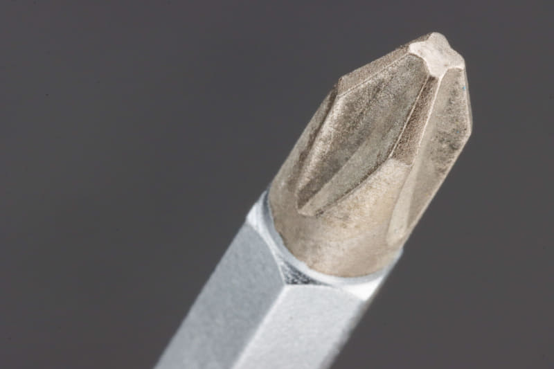 先端部分にダイヤモンドの粒子がコーティングされていて、そのざらつきでカムアウトを防ぐ