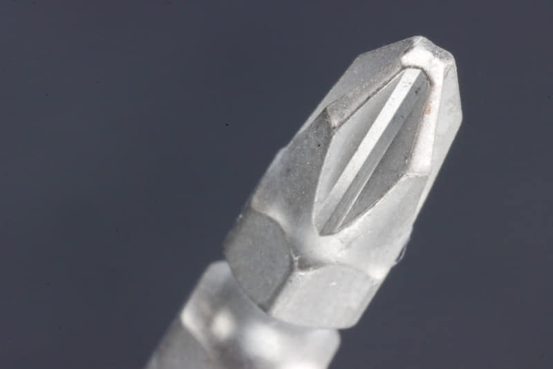 ダイヤモンド粒子入りのメッキをビット全体に施してある。全体メッキしているのはメッキ剥がれを防ぐため。