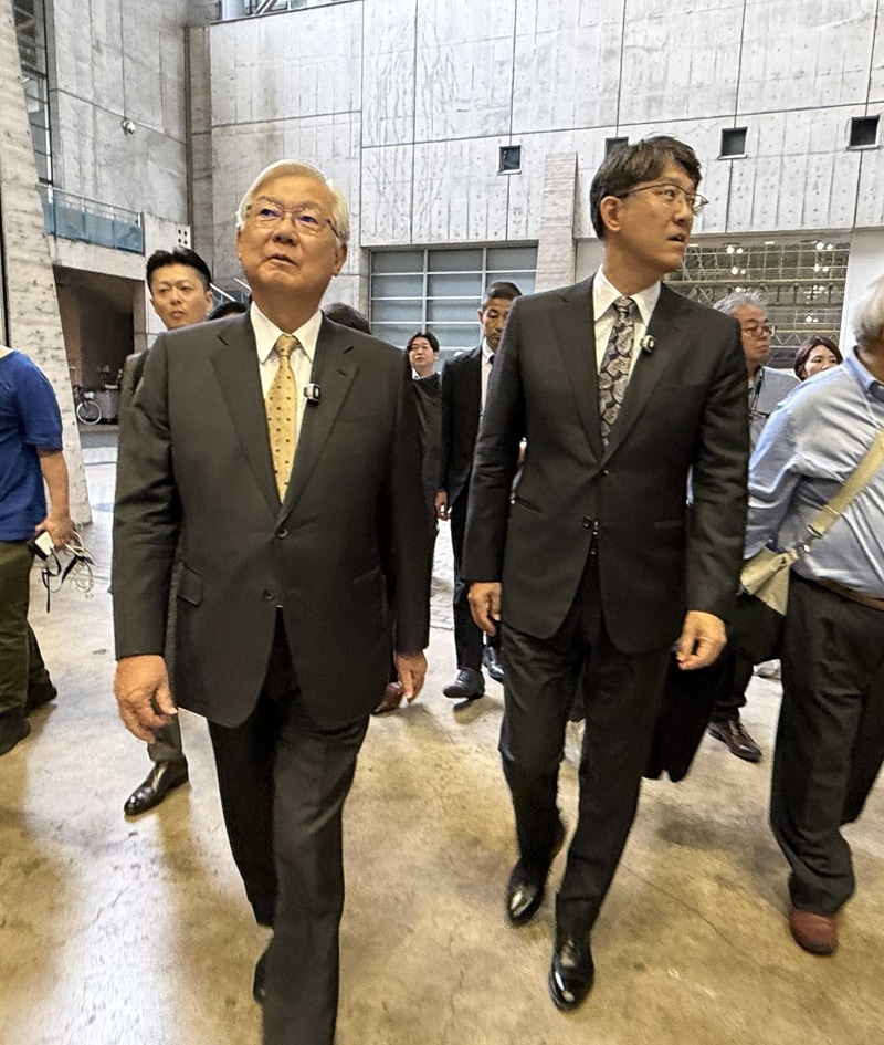 CEATEC 2026の会場を抜けて、Japan Mobility Show Bizweek 2026の会場に入ったところ