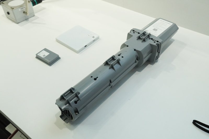 「自立型冠水センサー」は約45cmの高さで、電源もLTEも内蔵