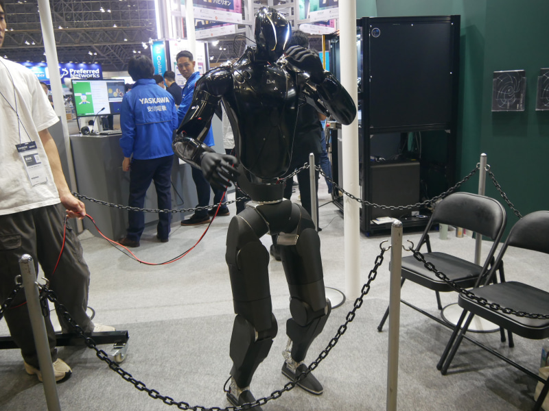 Highlandersは、2足歩行する国産ヒューマノイドロボットを出展