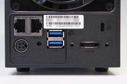 清水理史の「イニシャルB」】 コンパクトな2ベイ筐体に詰め込まれた高