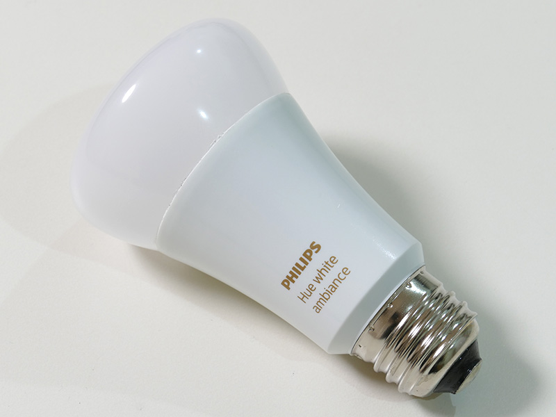 ランプの大きさは61×108mm(直径×高さ)。E26口金タイプ