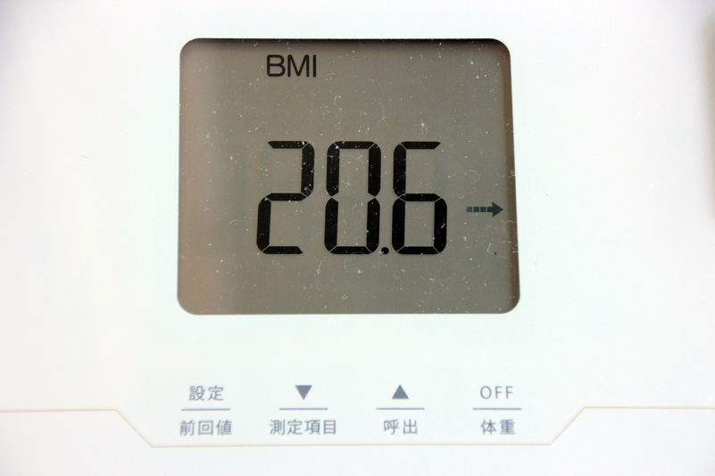 体重の次にBMI(肥満度)を表示