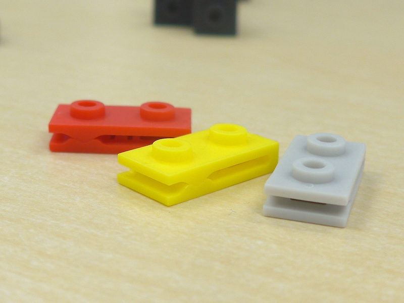 4色のブロックが同梱。サイズはSとM