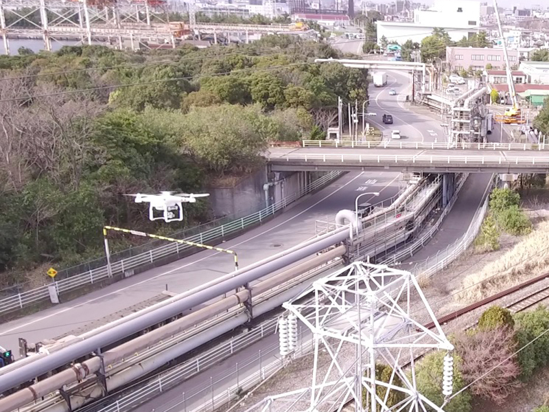 東京電力が持つ送電線網とゼンリンの地図を使ってドローンを自動運転