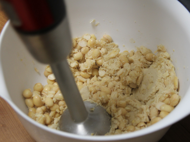 ブレンダーを使ったところ、大豆が細かくなりすぎてしまった