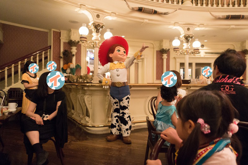 ジェシーやブルズアイも客席に一応きてくれる