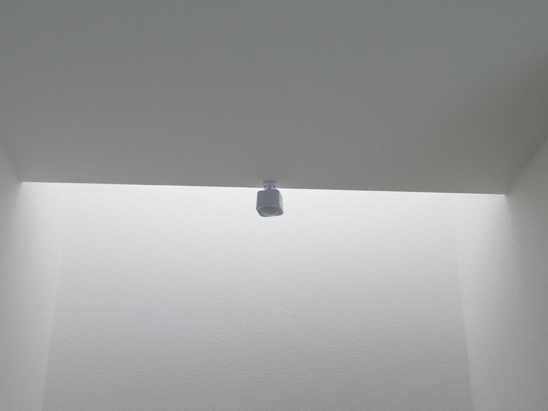 室内には約100個のセンサーが張り巡らされている