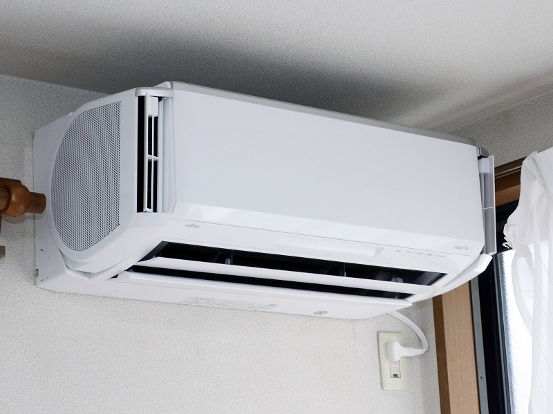 設定温度近くになると中央の冷気吹き出しの風は絞られるが、左右のデュアルブラスターが気流を作るため、快適さがずっと続く