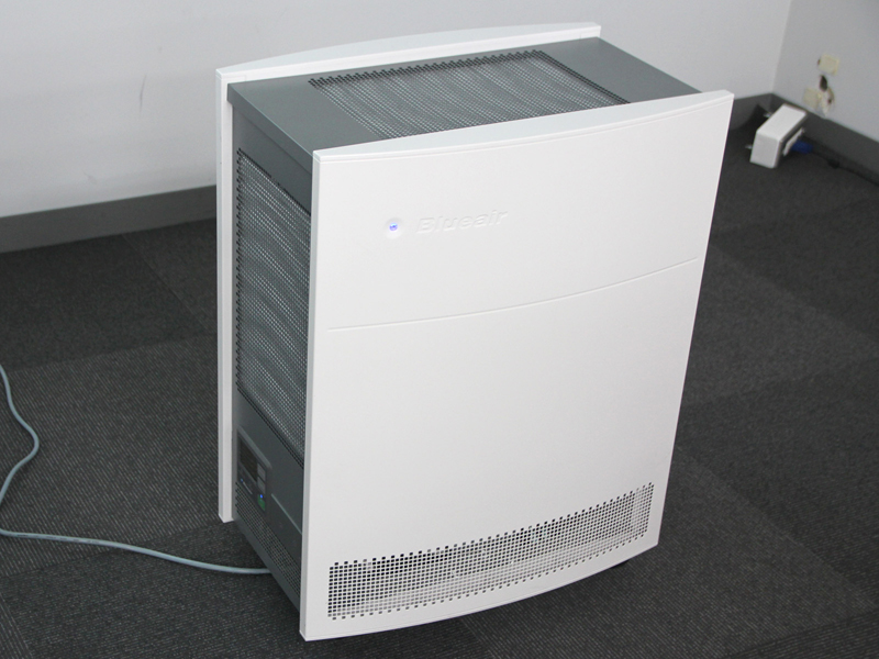 最上位モデル「Blueair Classic 680i」(適用床面積:75畳)。価格は13万円(税抜)