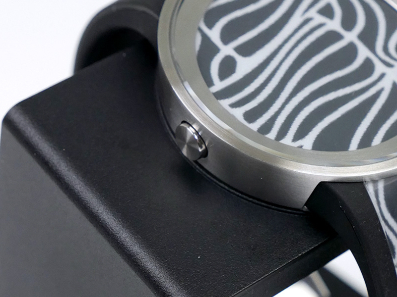 側面にボタンが1つだけ