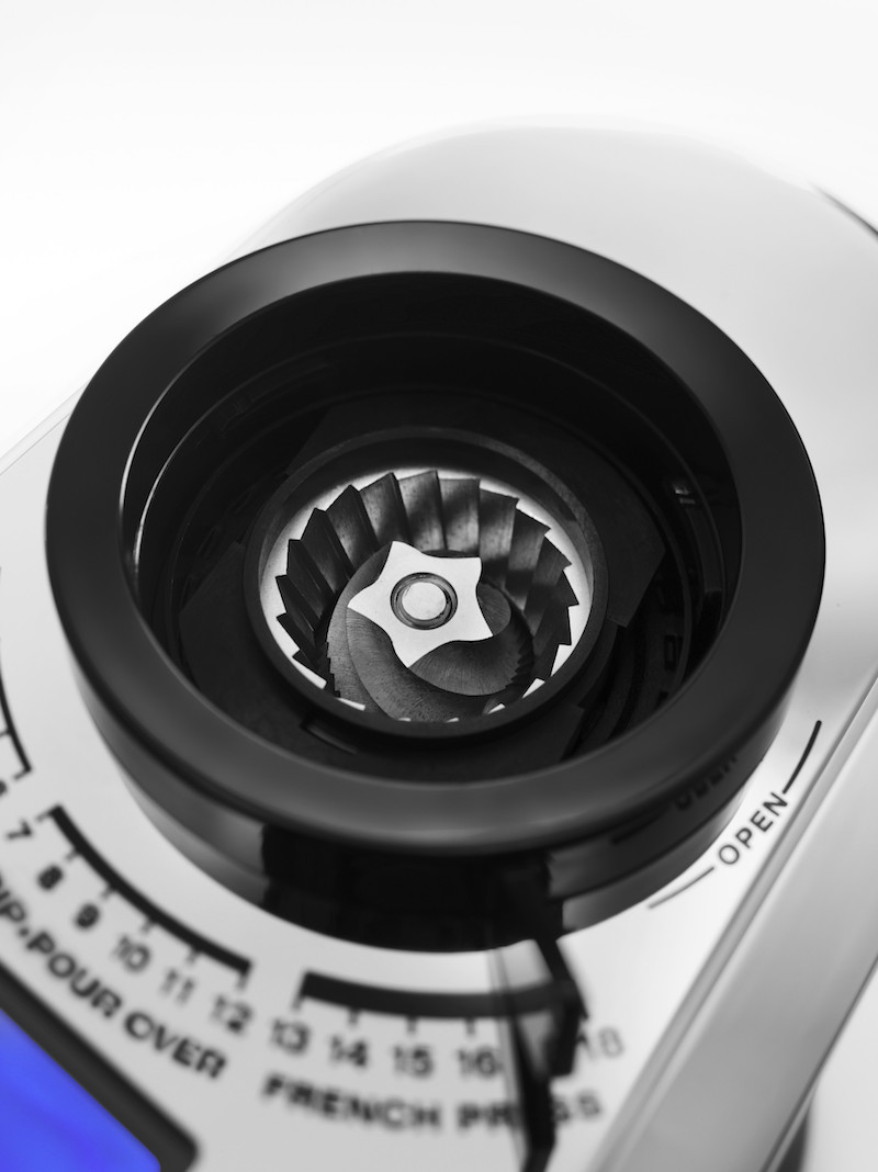 コーン式グラインダーのカッター部分。豆を切って挽くため香りを逃さない