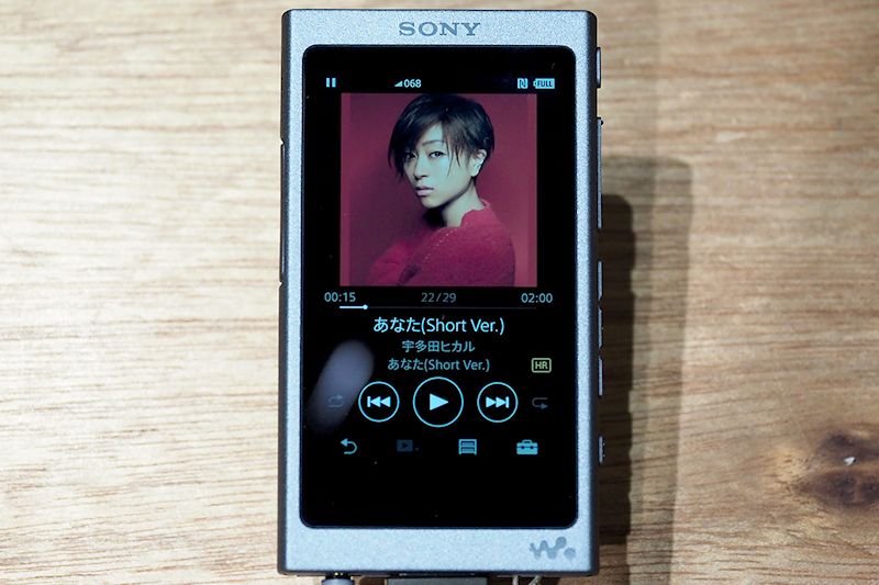 ちなみに、宇多田ヒカルのリリース前の新曲「あなた」（2017年12月8日発売）も試聴できちゃったりします♪　渋谷を訪れた宇多田ファンもゼヒ。なお、この曲は全国のソニーストア他でも試聴することができます。