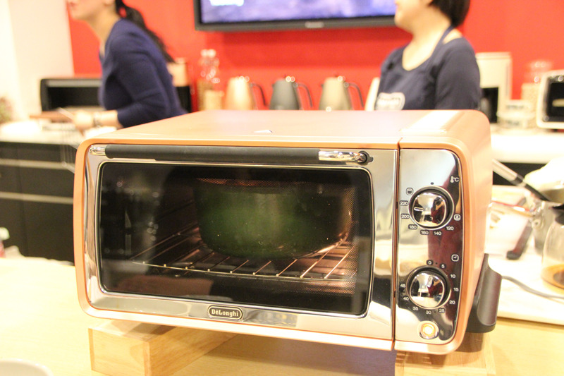 フタをせずに200℃で40分加熱。見張る必要がなく、キッチンに付きっきりにならずパーティーが楽しめる