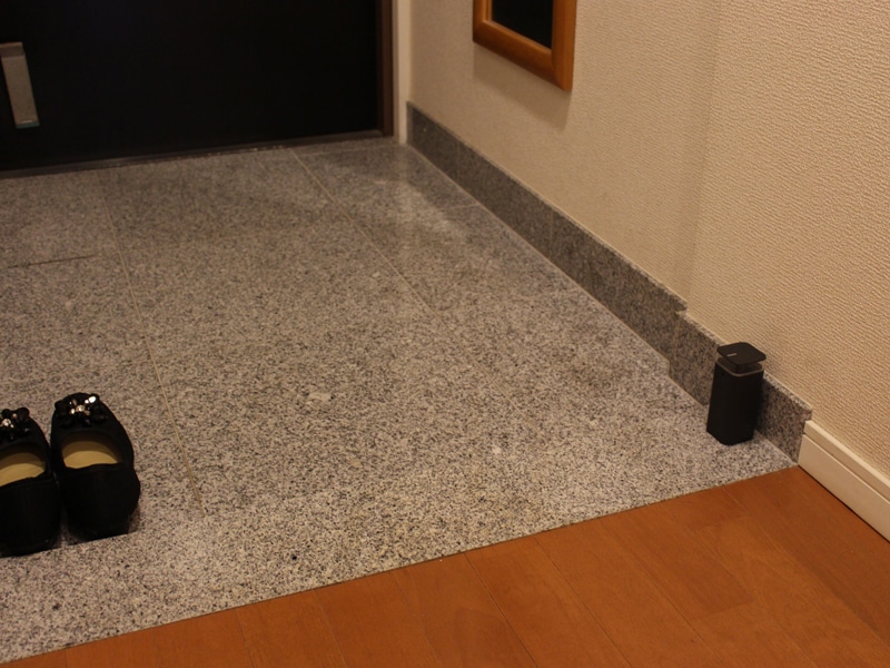 玄関には、最大3mの見えない壁をつくる「バーチャルウオールモード」で使用