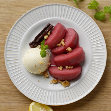 スペアリブカレー、りんごの赤ワイン煮などの本格メニューも手軽に作ることができる