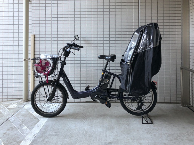 変更前のレインカバー、視界が狭く頭部分がどうしても狭い