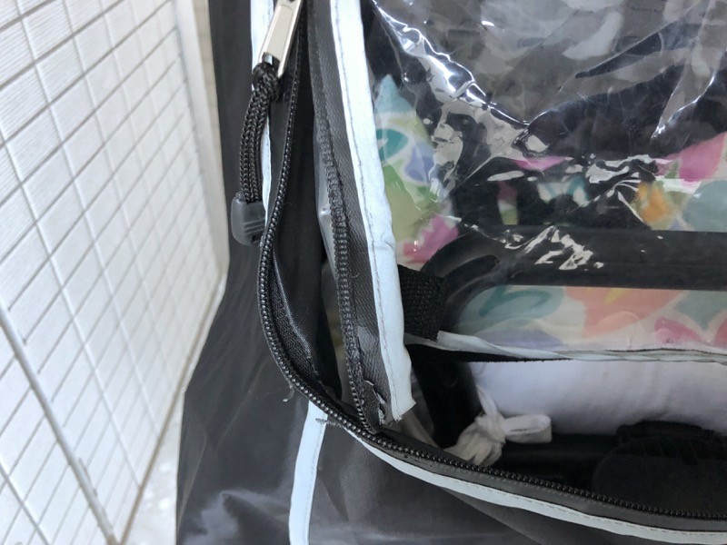 ファスナーが90度コーナーを毎度曲がる必要があるのでついに壊れてしまった