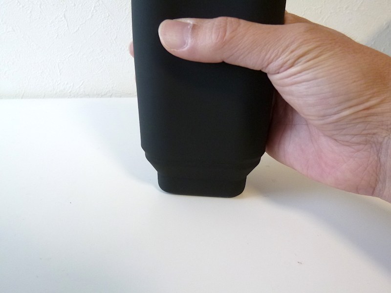 実際に使う場合は、ペンを入れたまま机に押し付ければ