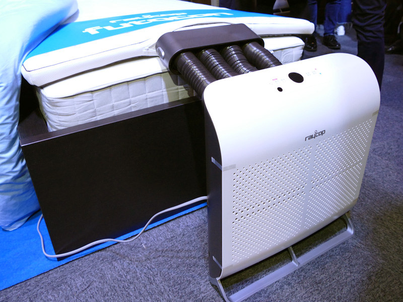 本体とマットを接続して温度管理を行なう