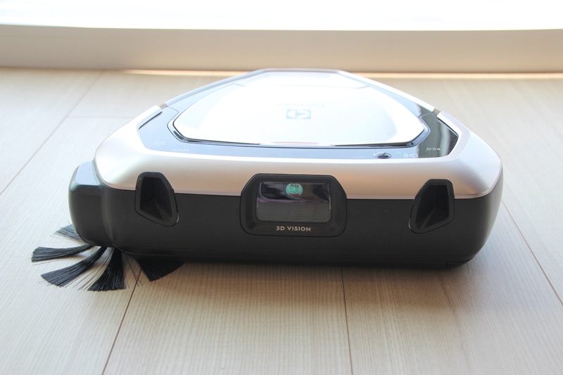 カメラと2方向のレーザーにより、部屋全体を3Dで認識する
