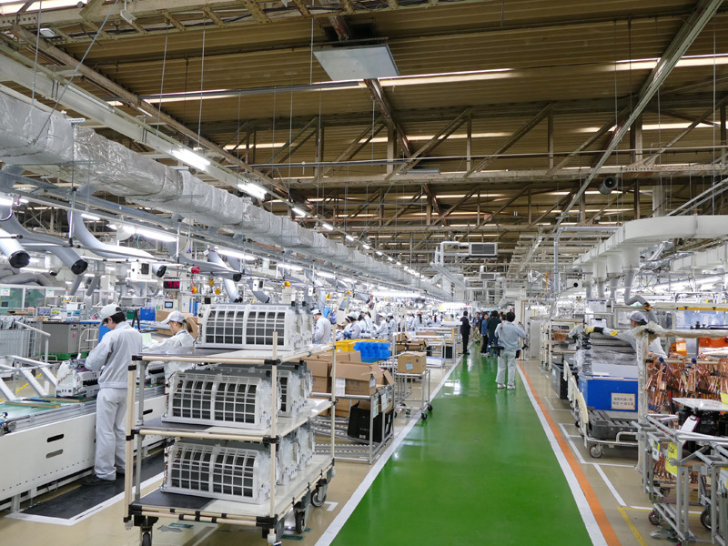 エアコンの工場見学って、ホントにさせてくれないので、めっちゃ貴重な記事っすよ! 自分で言うのもナンだけど