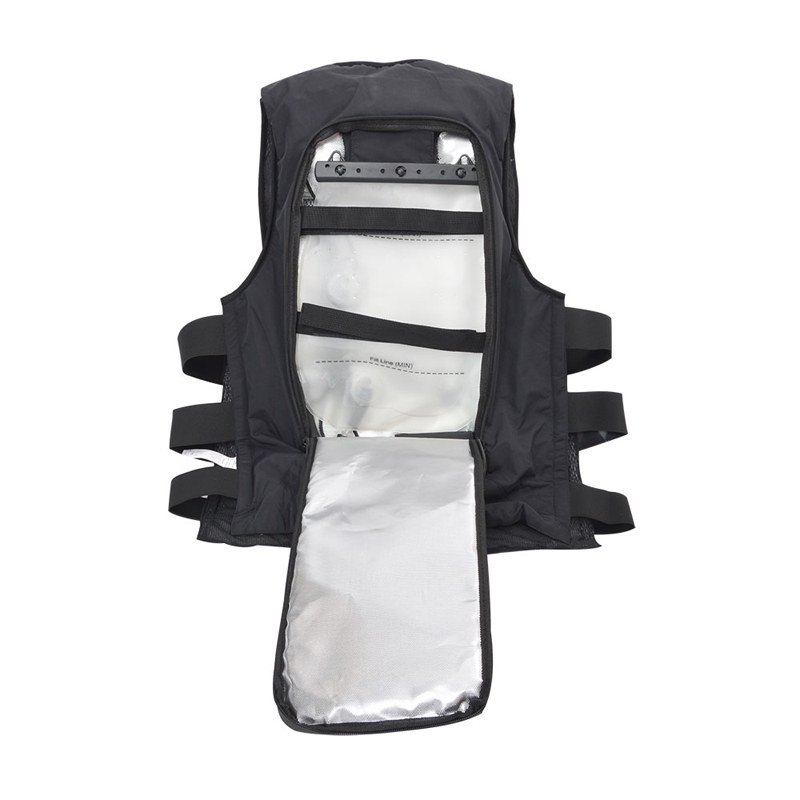 背面の外側に内蔵されたタンク