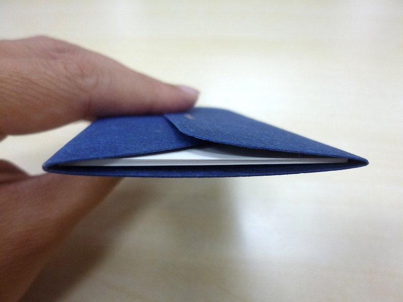 名刺を5枚入れた状態