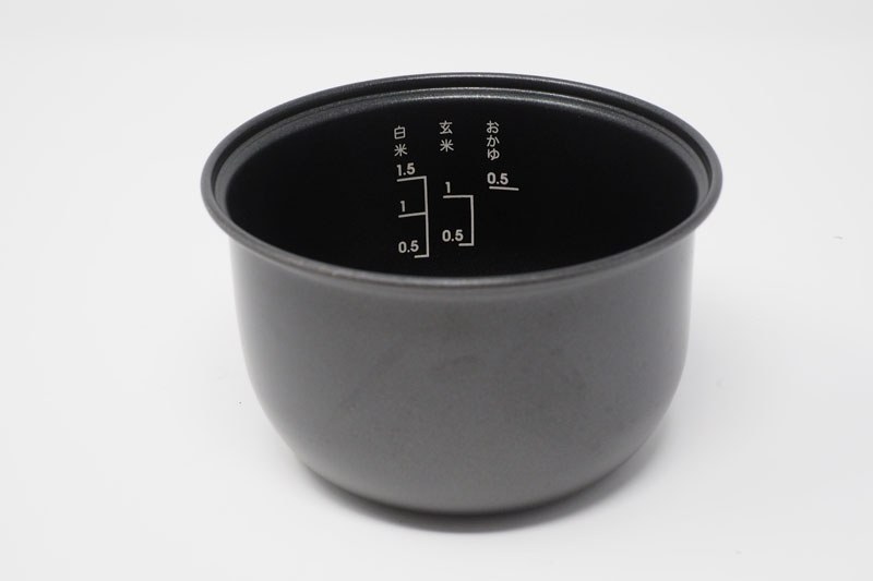 最大1.5合炊ける小さな内釜