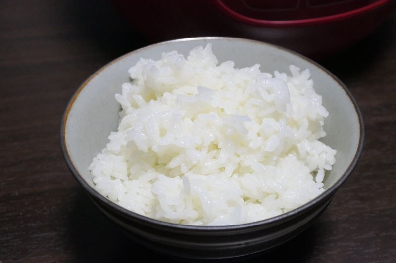 圧力炊飯ならではの甘みと弾力のある食感。ご飯だけでも美味しく食べられる