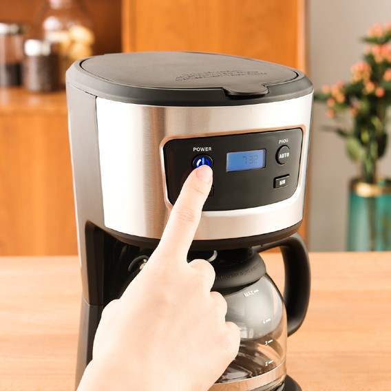 サーバー下からフィルター側面へ移動した操作パネルを