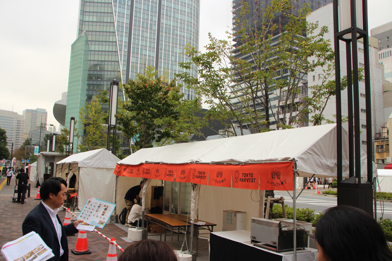 お酒とおつまみをセットにした「ハーヴェスト横丁」