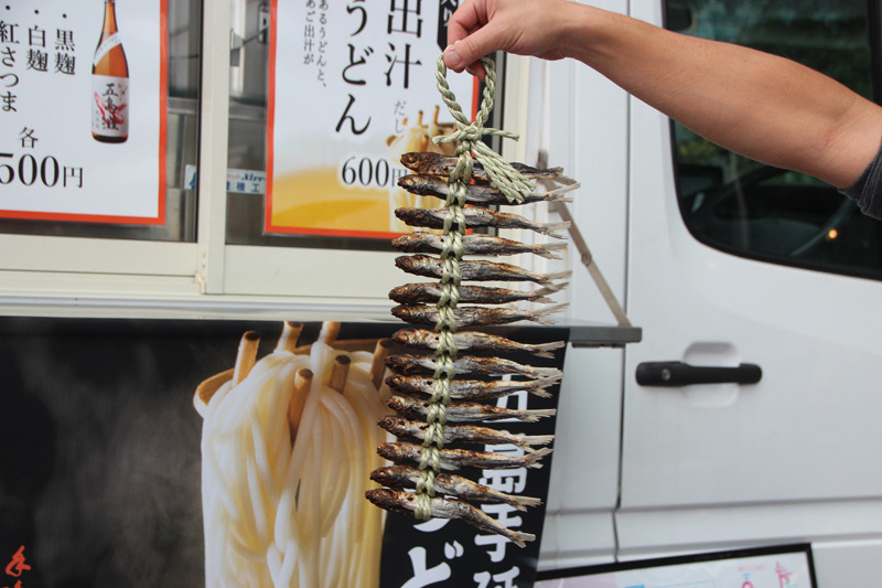 あご出汁で食べる長崎・五島うどんのキッチンカー