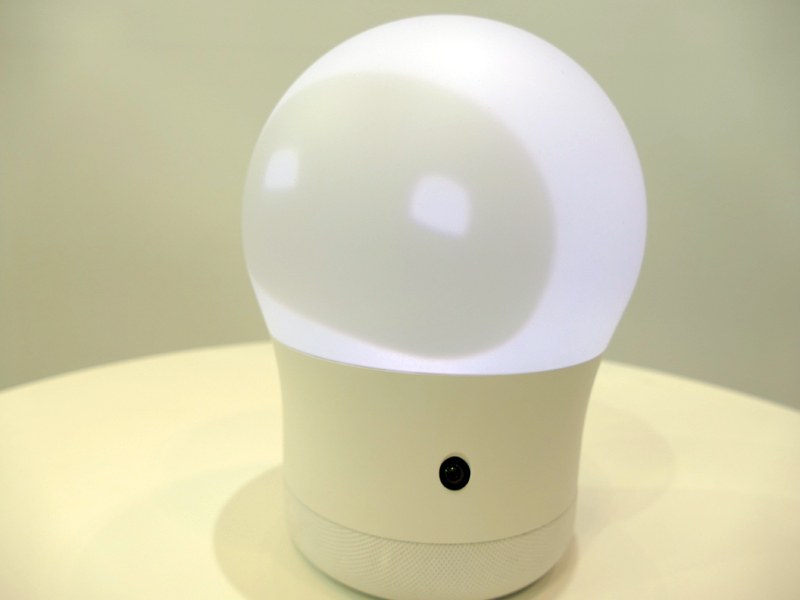 コミュニケーションロボット「マグナス」