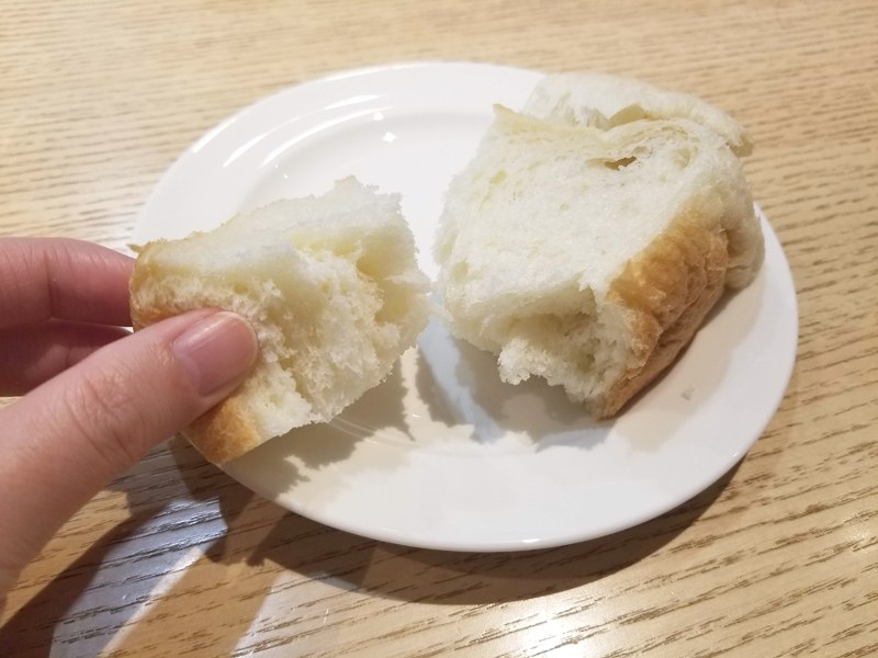 ちぎって食べるのがオススメだという