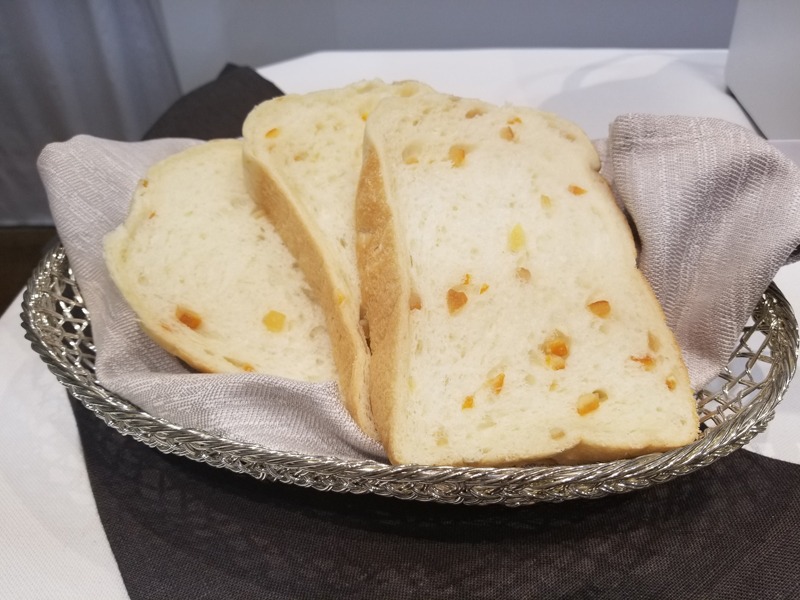 レモンとオレンジピールの生食パン