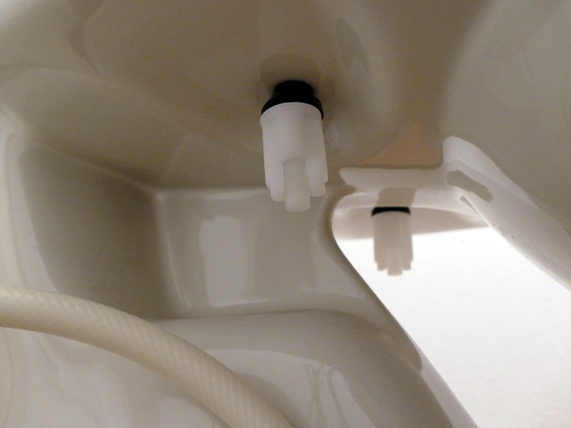 このナットも最初は手で締める