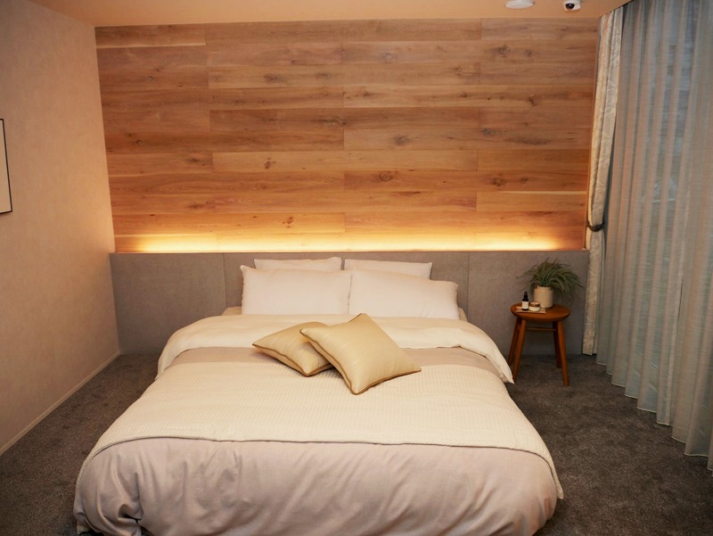 こちらはベッドルームに設置されたHomeX Displayのイメージ